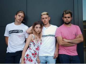 Largo ai Watt con “Fiori da Hiroshima”