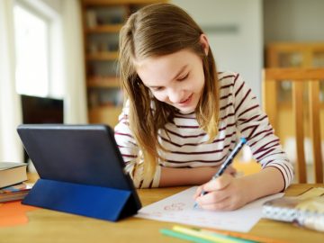 Didattica a distanza: il bilancio di Altroconsumo