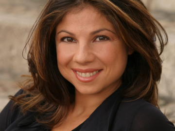 Stefania Fratepietro: cantante, attrice e ballerina professionista