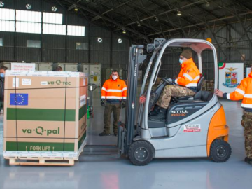 Lombardia in Sierra Leone: missione anti-Covid con un milione di vaccini