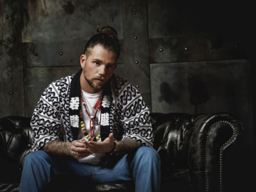 Prosegue il tour nei teatri italiani di Enrico Nigiotti