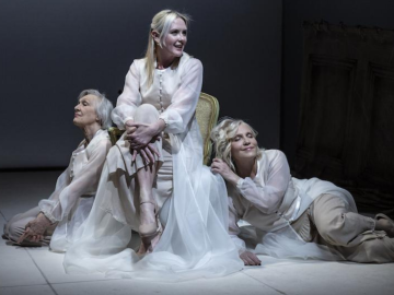 “Tre donne alte” al Teatro Elfo Puccini