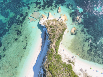 Il giro dell’Elba in 5 giorni: l’eco-nuotata di Giorgio Riva