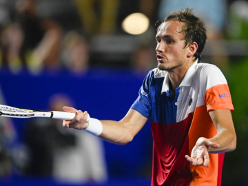 Wimbledon esclude i tennisti russi e bielorussi dal torneo