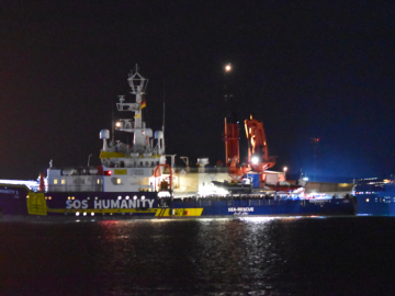 A Catania centinaia di naufraghi in attesa sulle navi