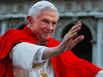 Papa Benedetto XVI a Milano nel 2012