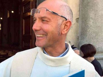 Il viaggio di Don Paolo Selmi tra gli homeless senza identità