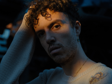 “Clandestino” è il nuovo singolo di Mameli