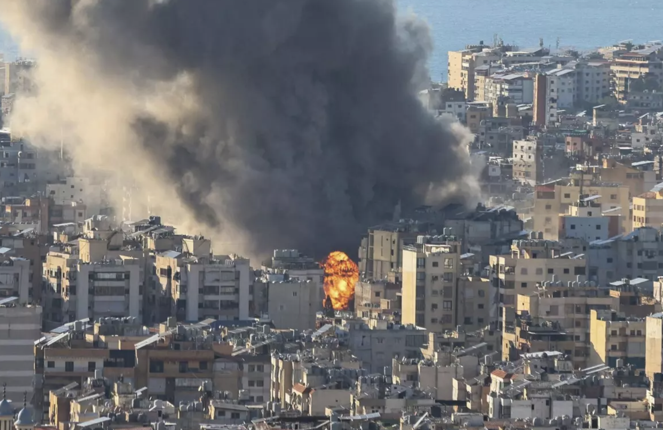 Medio Oriente in fiamme: paura e tensione negli Emirati dopo l’attacco Usa-Israele all’Iran