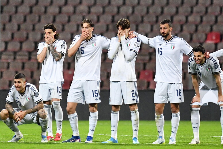 Italia fuori dai Mondiali: crisi strutturale del calcio italiano